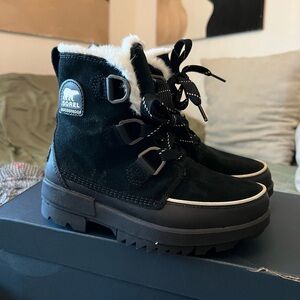 Sorel Black Boots with White Fur Lining